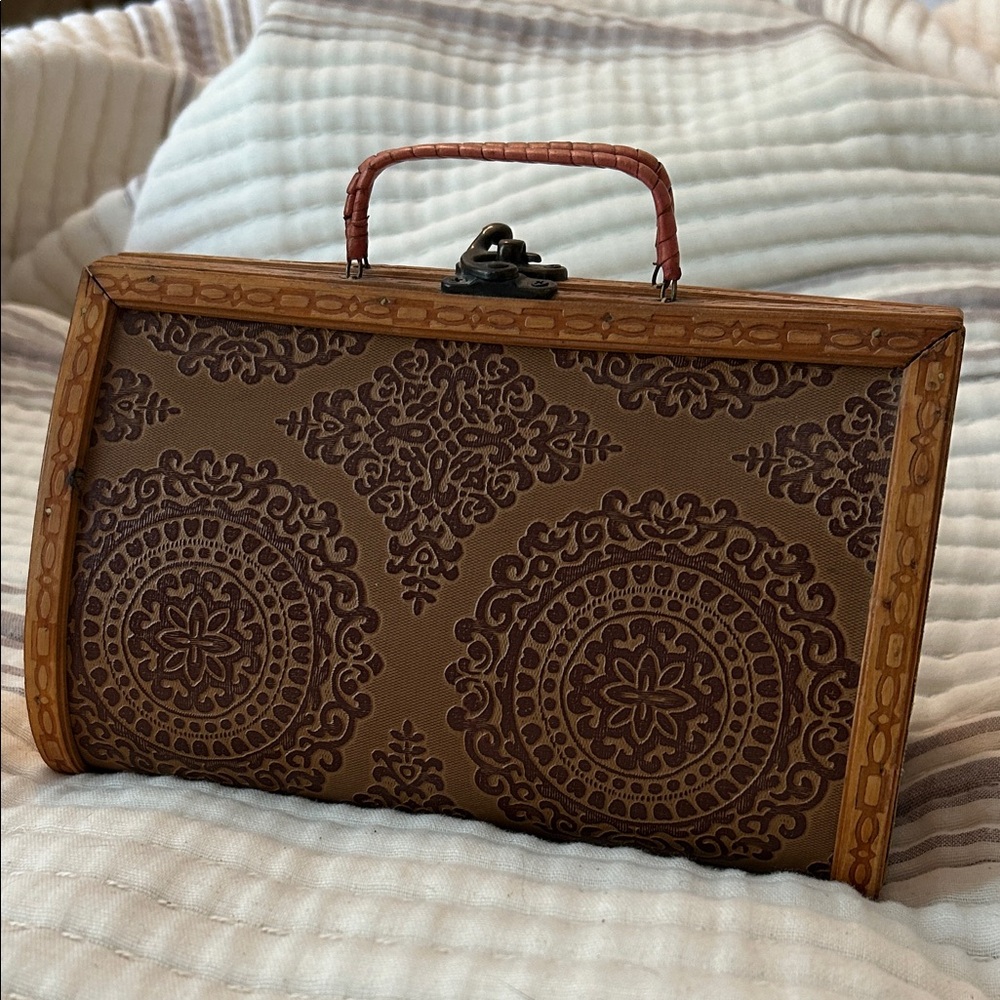 Wooden Box Purse - Picture 9 of 10